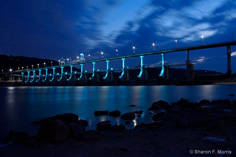 Big Dam Bridge