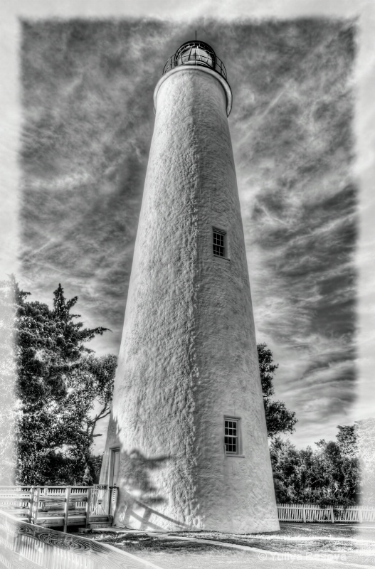 Ocracoke Lighthouse, NC - ID: 13284647 © Yulia Basova