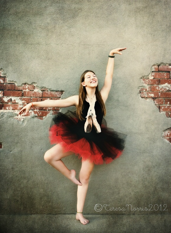 Anna Dances