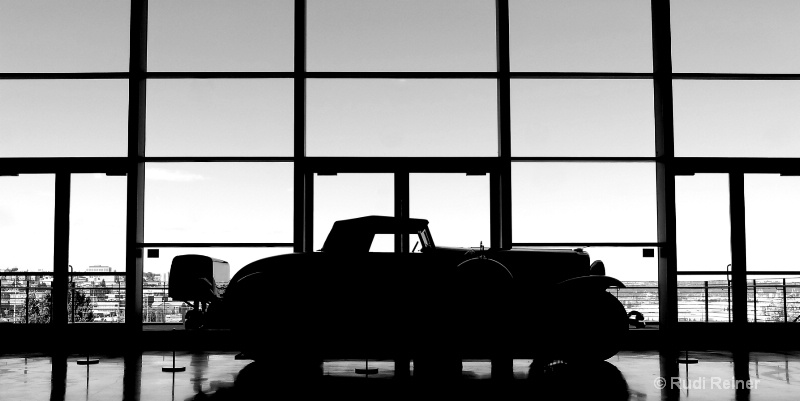 Duesenberg silhouette