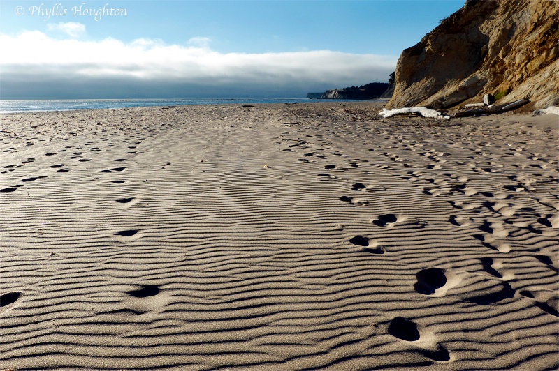 Follow the Footprints to Bowling Ball Beach