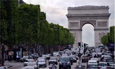 L'arc de Triomphe and Paris Traffic !