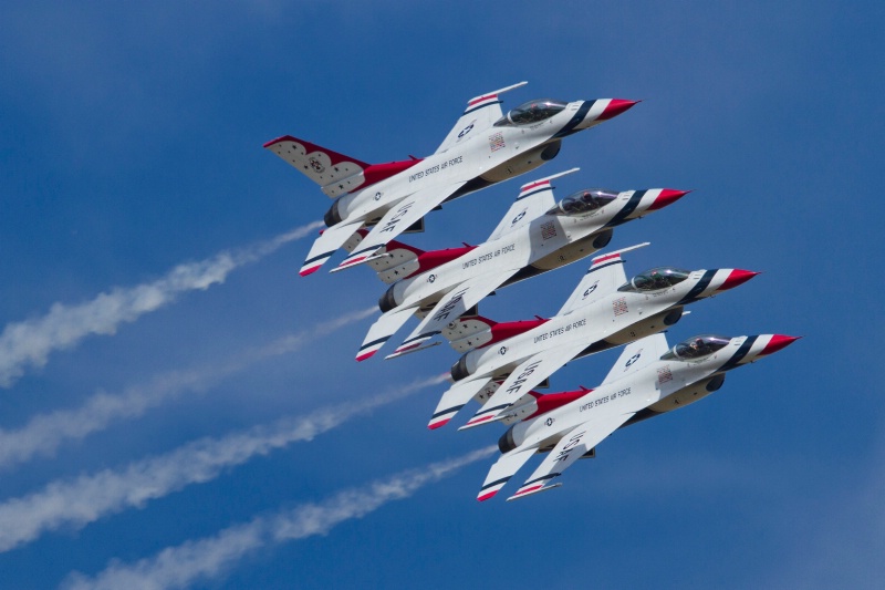 USAF Thunderbirds Echelon Pass