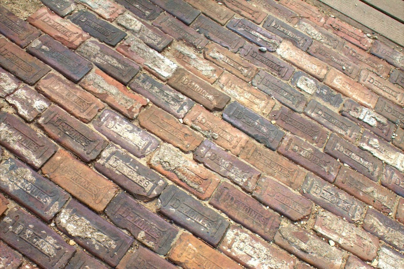 D Moines Bricks