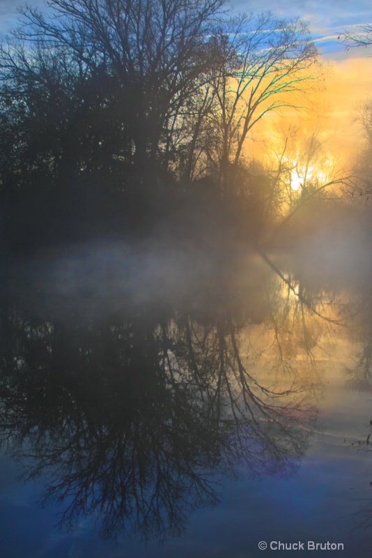 Sunrise-Mist on the James - ID: 13493733 © Chuck Bruton