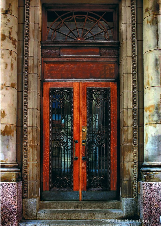 Empire doors - ID: 13527989 © Heather Robertson