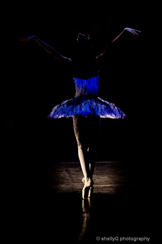 Glow light ballerina