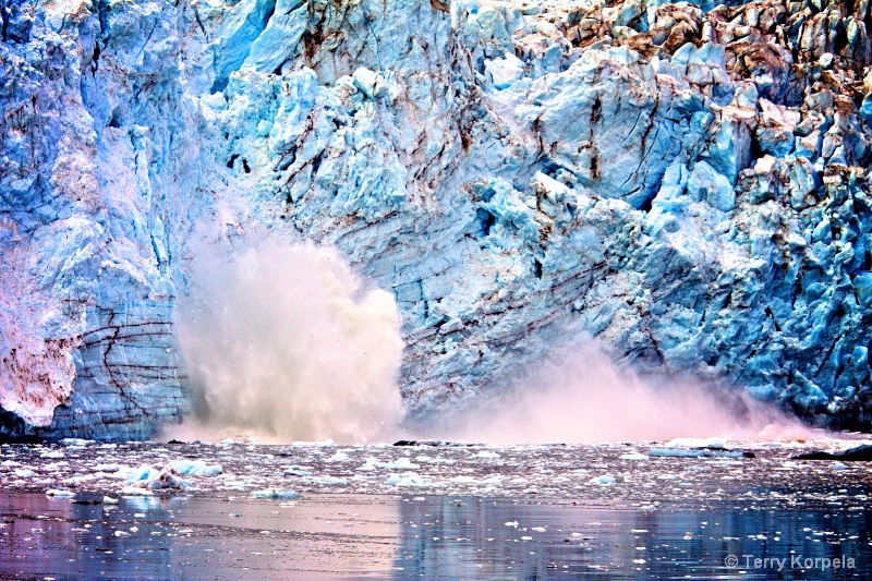 Glacier Calving - ID: 13543014 © Terry Korpela