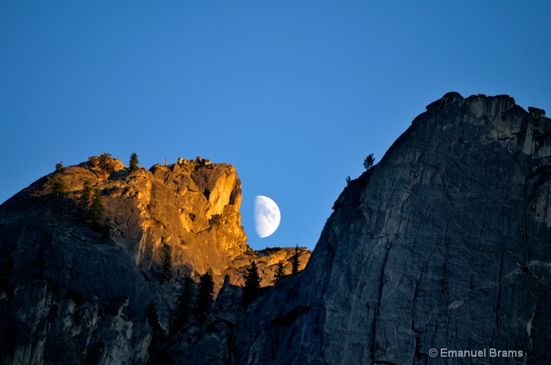 Yosemite moon