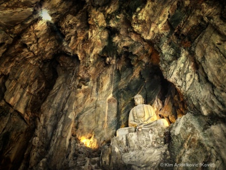 Cave Buddha 