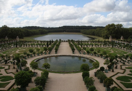 Versailles is luxorious V
