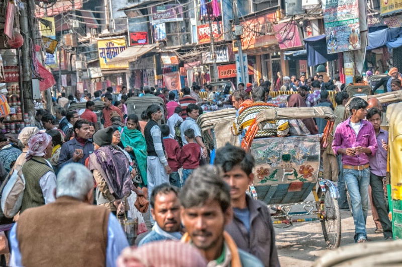 INDIA5779/ typical day in Varanasi