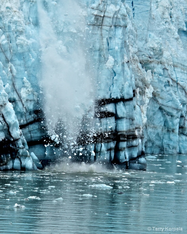 Glacier Calving - ID: 13641082 © Terry Korpela