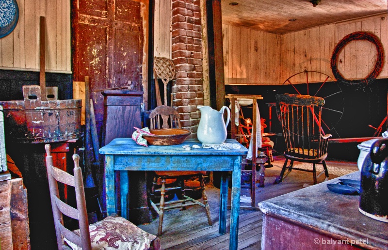 Oldtown - Dinning Table