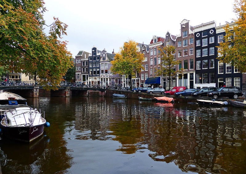 Oily Calm Canal (Amsterdam) - ID: 13646799 © STEVEN B. GRUEBER