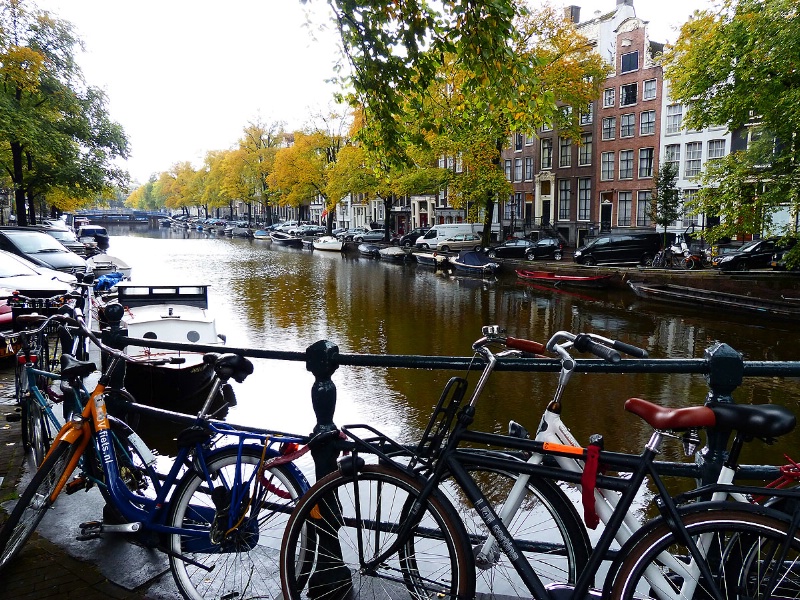 Bicycles and Canal (Amsterdam) - ID: 13646801 © STEVEN B. GRUEBER