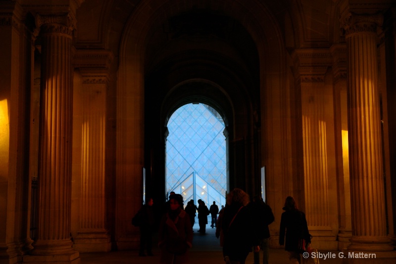 Louvre Entrance, Paris - ID: 13650017 © Sibylle G. Mattern