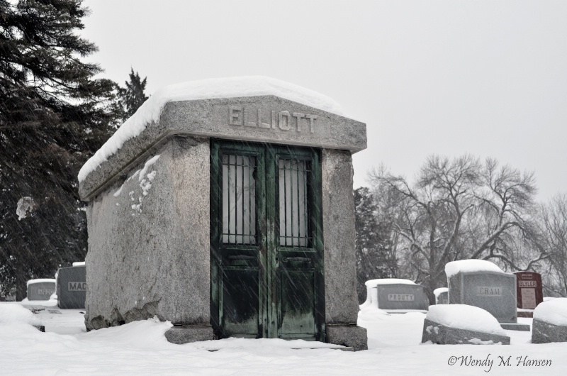 Elliott Tomb wm
