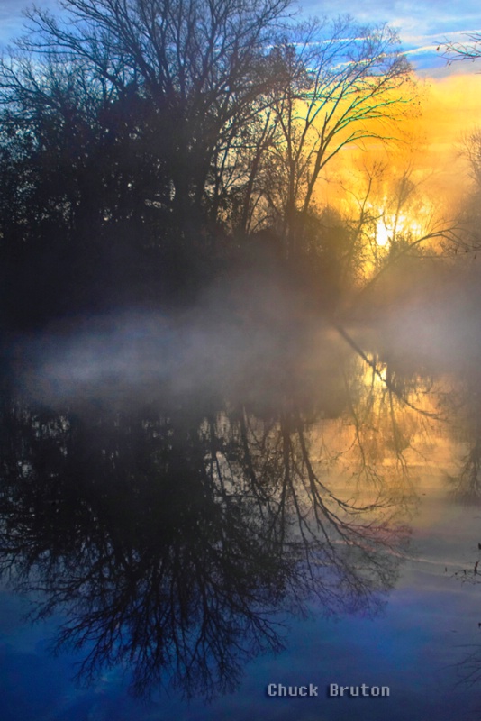 Sunrise on the James River - ID: 13670219 © Chuck Bruton