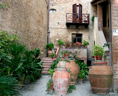 Tuscany courtyard
