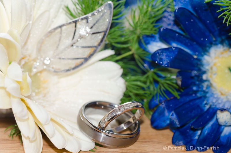 Wedding Rings with Flowers