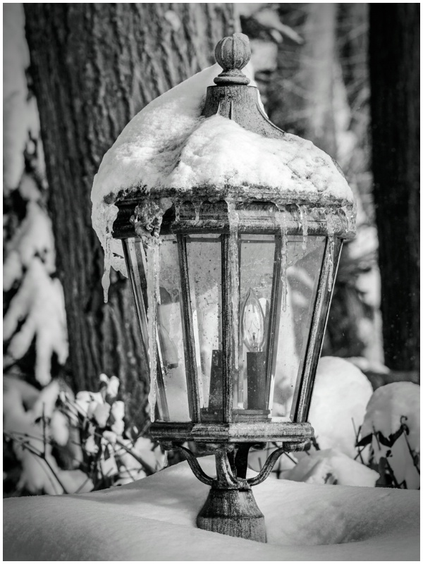 Lamp in the snow