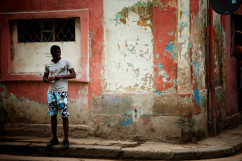 Man on a Street Corner, Havana - ID: 13713372 © Susan Gendron
