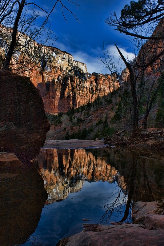 A view from the middle emerald pool