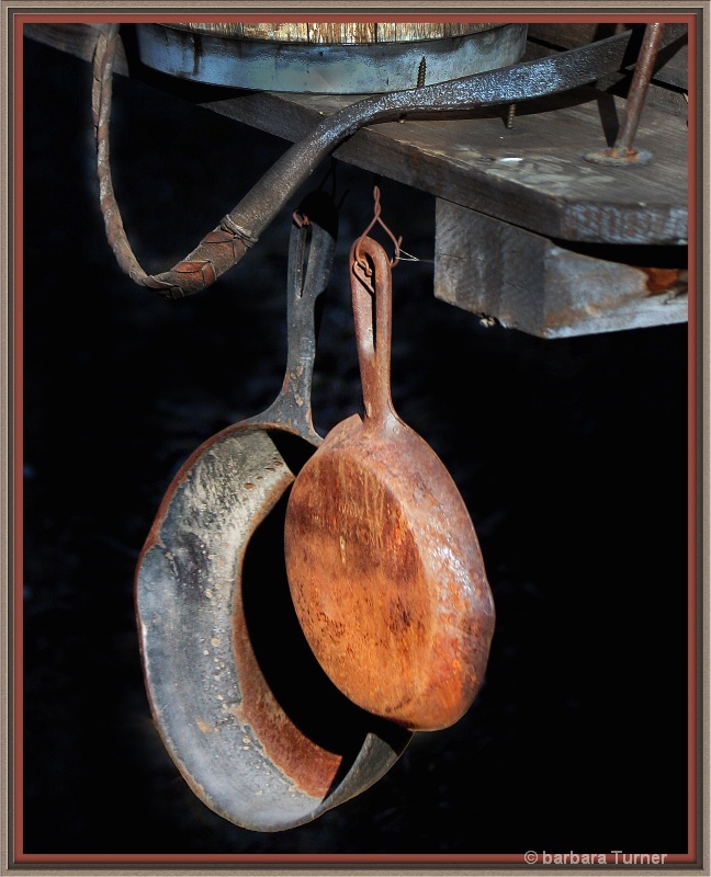 Old Rusty Pans - ID: 13732667 © BARBARA TURNER