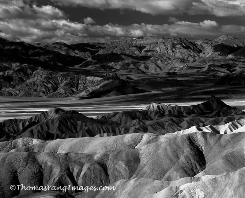 Badlands B&W - ID: 13741953 © Hsiao-Tung Yang