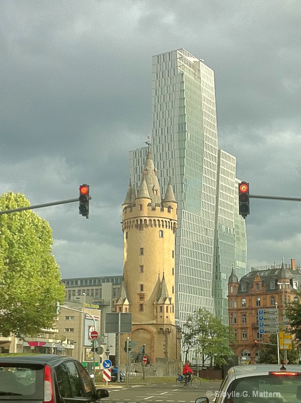 Eschenheimer Tor vor Jumeirah Hotel, Frankfurt - ID: 13877210 © Sibylle G. Mattern