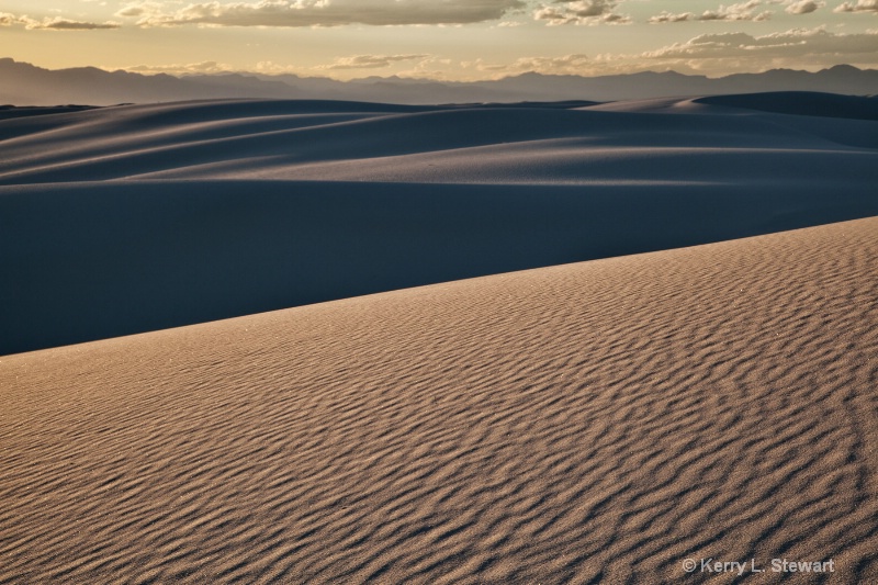 White Sands Dunes 2 - ID: 13885333 © Kerry L. Stewart