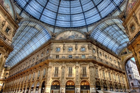  mg 4950 THE Mall in Milan  Italy