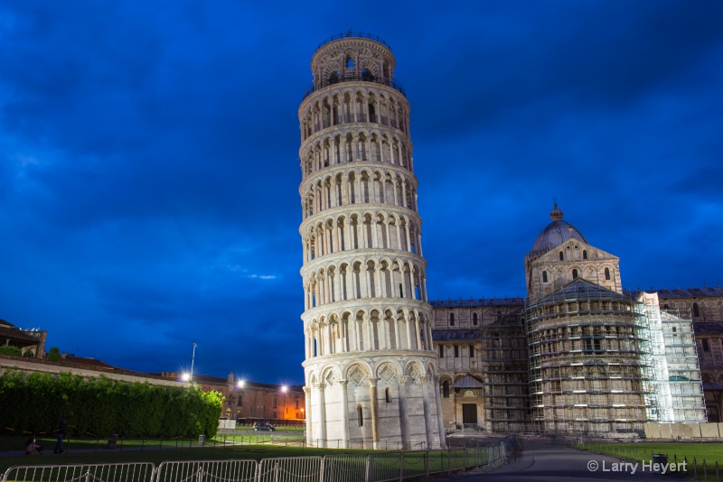 The Leaning Tower of Pisa - ID: 13925270 © Larry Heyert