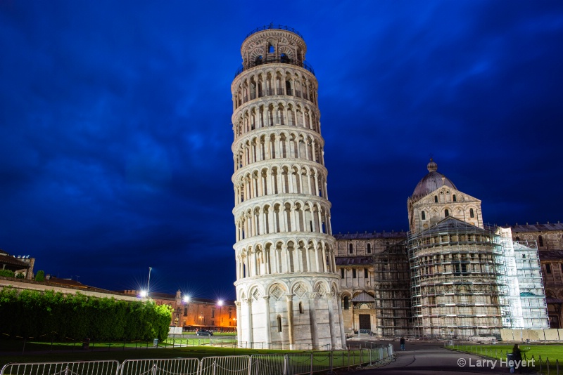 The Leaning Tower of Pisa - ID: 13925271 © Larry Heyert