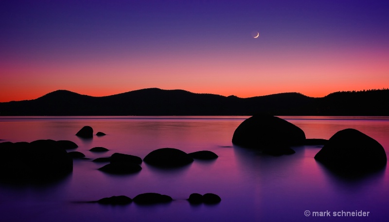 Tahoe moon - ID: 13967970 © Mark Schneider