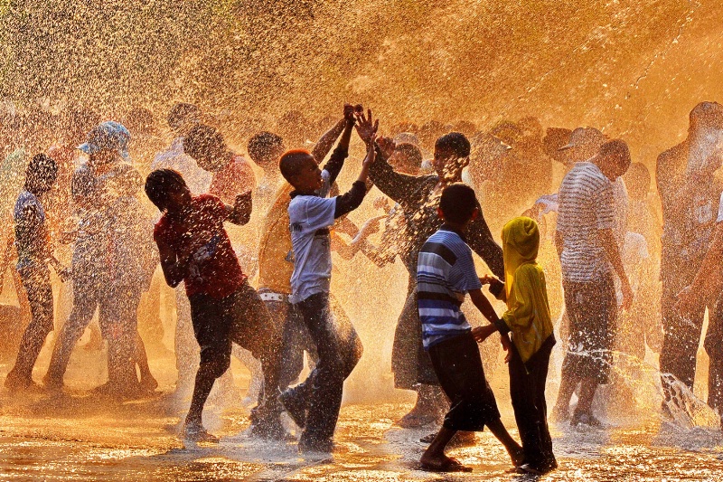 Dancing with Water