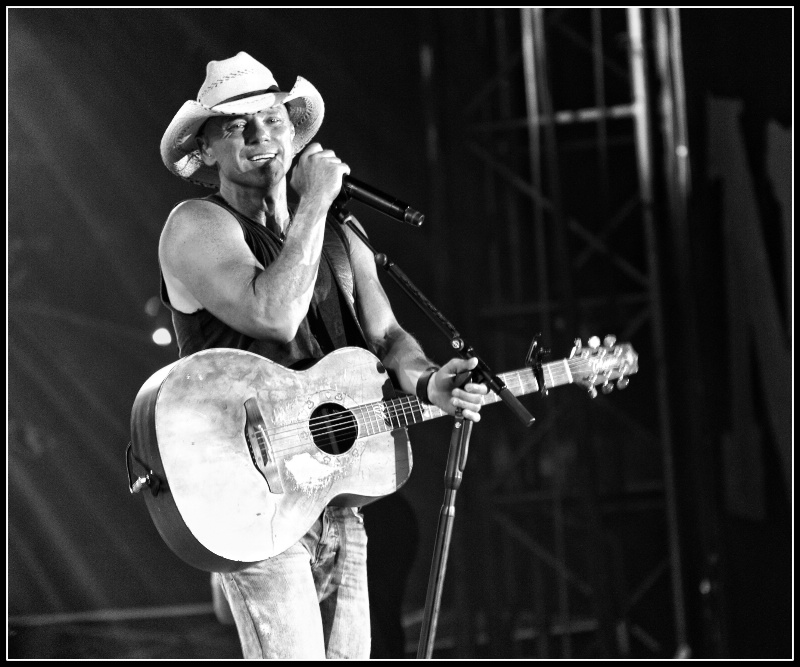 Kenny Chesney !