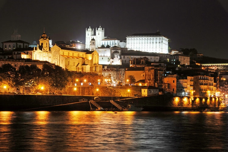 Porto by night