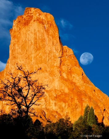  mg 7135 Waning  Moon Over Red Rock 2