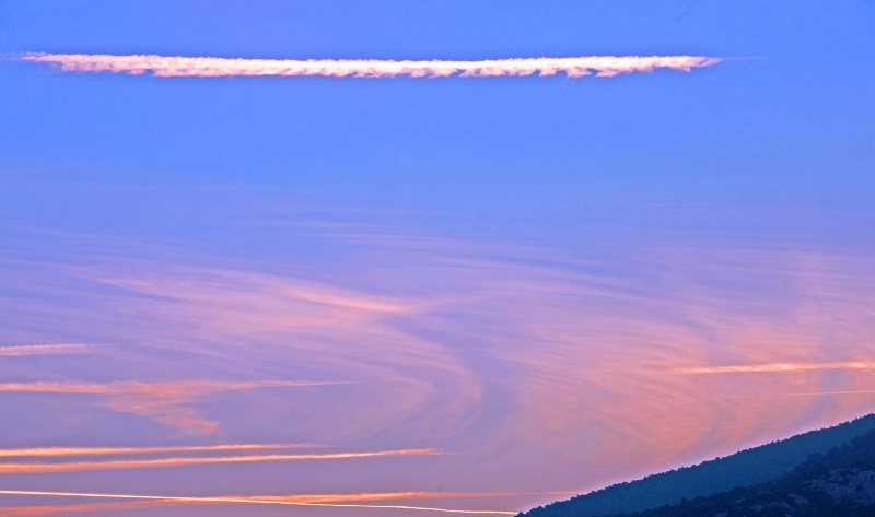 Veil Cloud & Aeroplane Trails