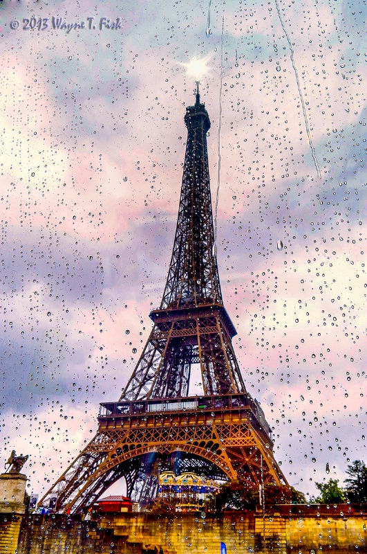 I love Paris when it drizzles!