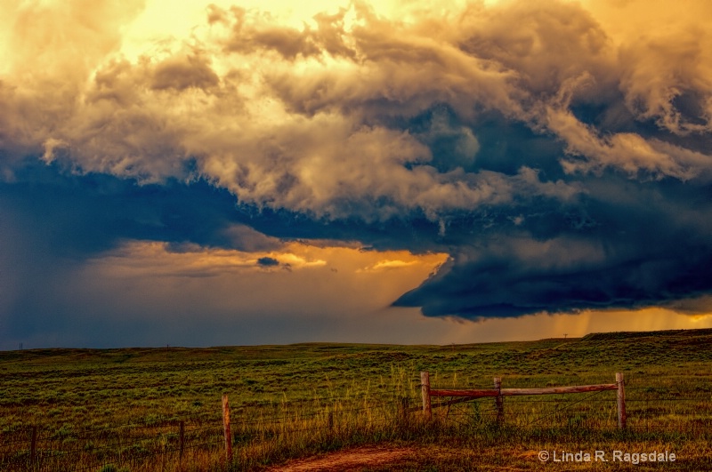 Storm clouds - ID: 14206417 © Linda R. Ragsdale