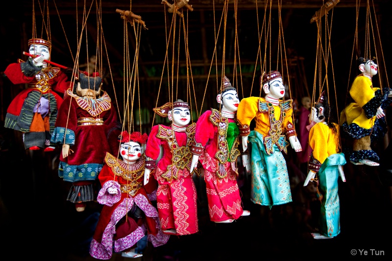 Myanmar Puppets 