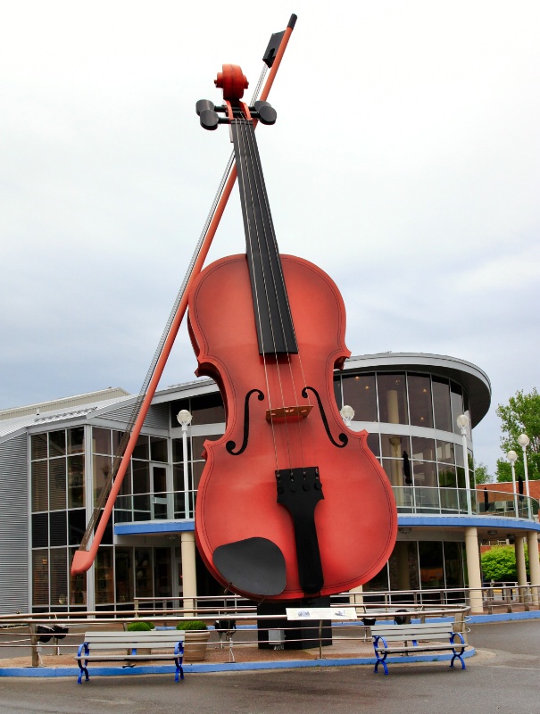 World's Largest Fiddle