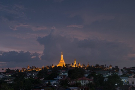 Blue hours at Shwedagon 