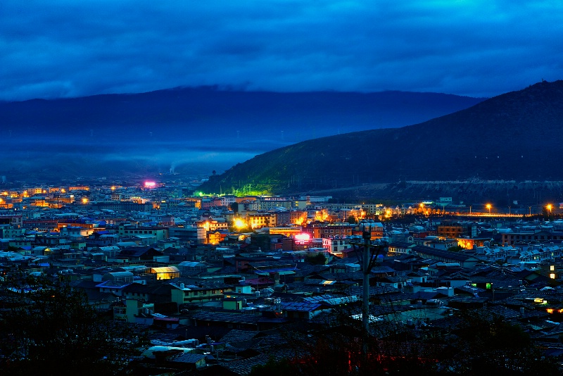 Morning in Old Shangrila Town