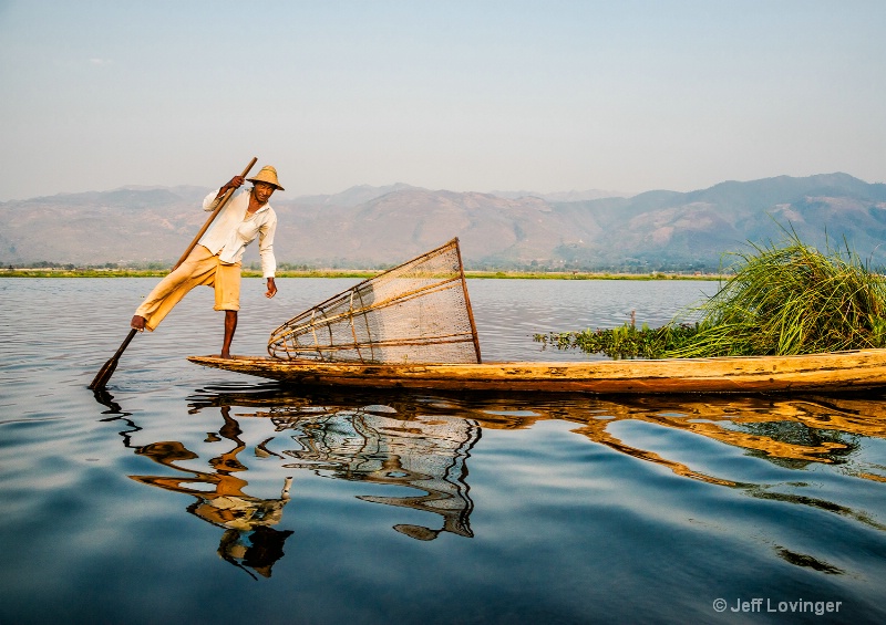 Leg Rower, Inle Lake, Myanmar    - ID: 14271328 © Jeff Lovinger
