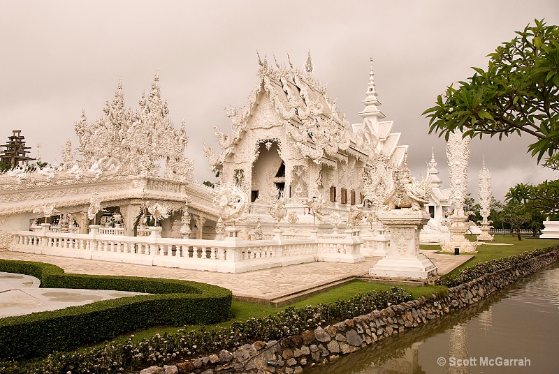 Wat Rong Khun (White Temple)
