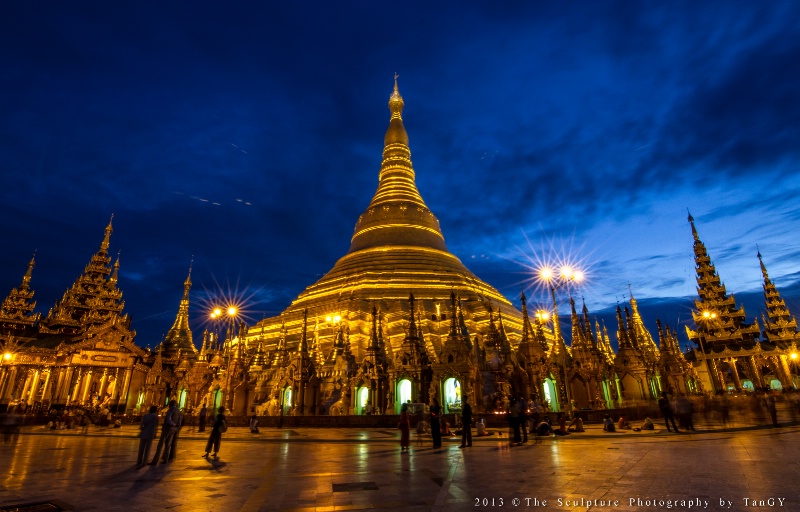 ~~ The Blue Hour at ShweDagon Pagoda ~~